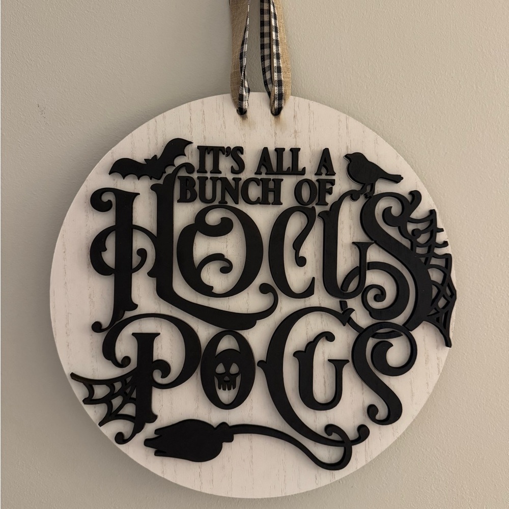 Black and White Holiday Wall Decor